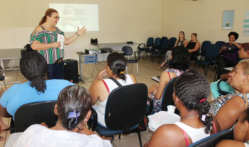 Adriana Galvão relata aspectos da Lei Maria da Penha