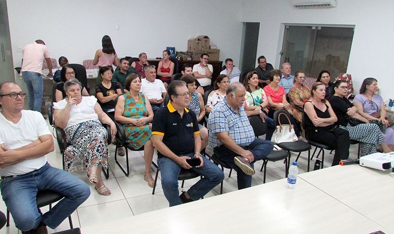 Voluntários e organizadores no lançamento oficial da edição deste ano