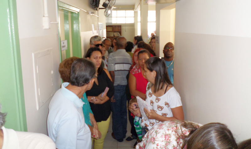 População aguardando na fila antes de ser imunizada
